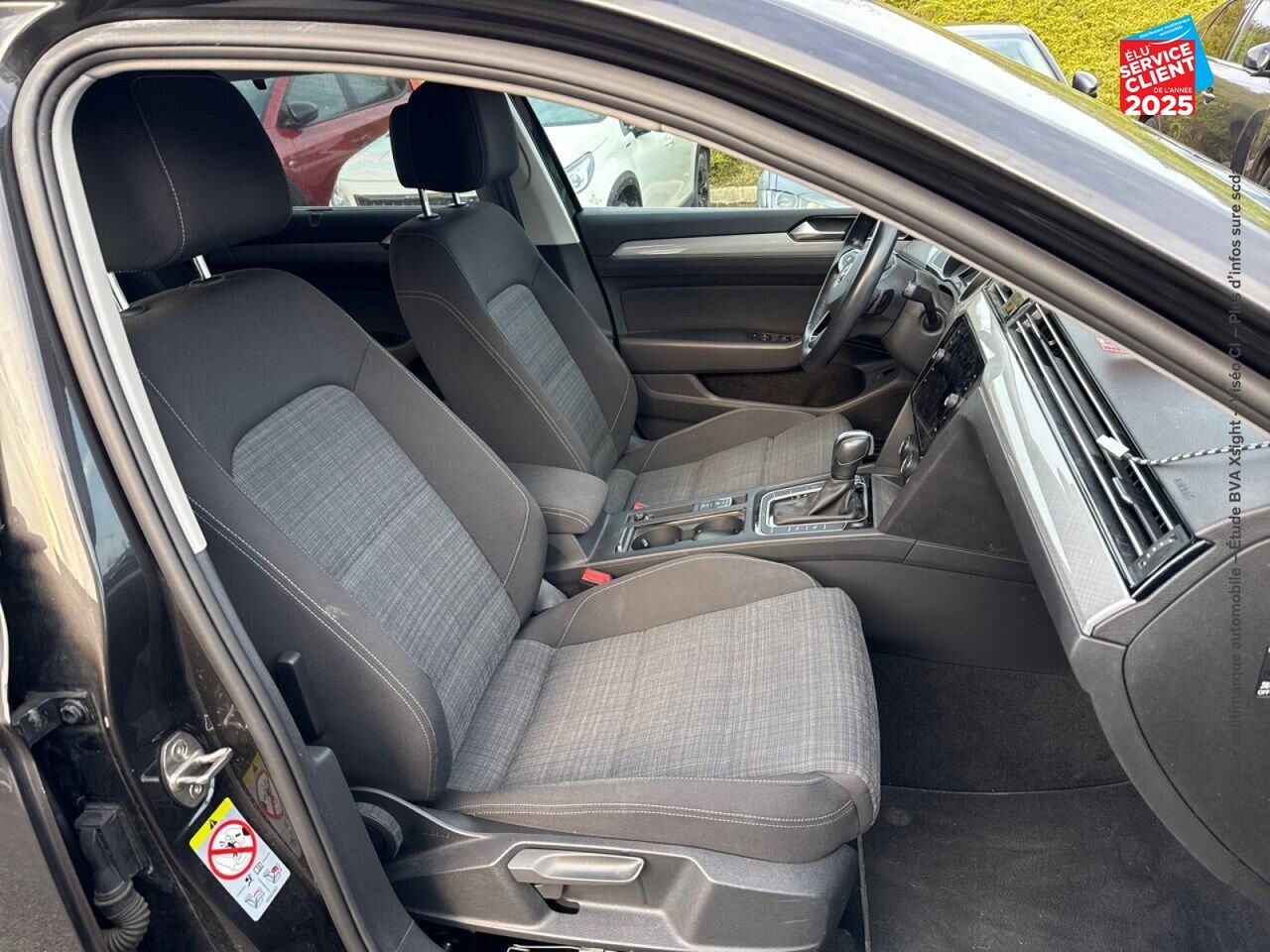Véhicule d'occasion VOLKSWAGEN PASSAT SW 1.6 TDI 120CH CONFORTLINE BUSINESS DSG7 EURO6D-T GPS CAMERA RADAR AR AV chez Renault Saint-Louis