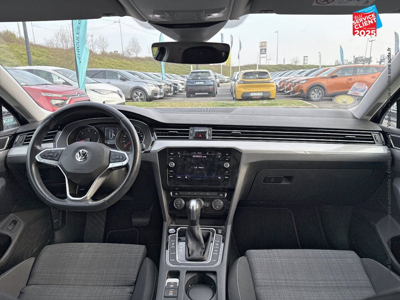 Véhicule d'occasion VOLKSWAGEN PASSAT SW 1.6 TDI 120CH CONFORTLINE BUSINESS DSG7 EURO6D-T GPS CAMERA RADAR AR AV chez Renault Saint-Louis