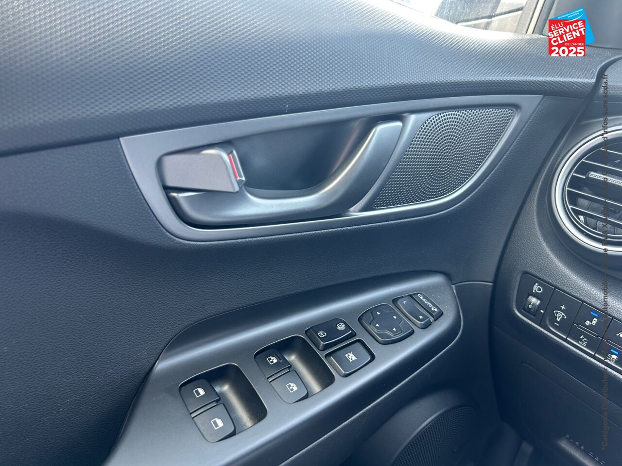 Véhicule d'occasion HYUNDAI KONA ELECTRIC 136CH CREATIVE EURO6D-T EVAP 2CV SIEGE CHAUF CAMERA GPS chez Hyundai Reims