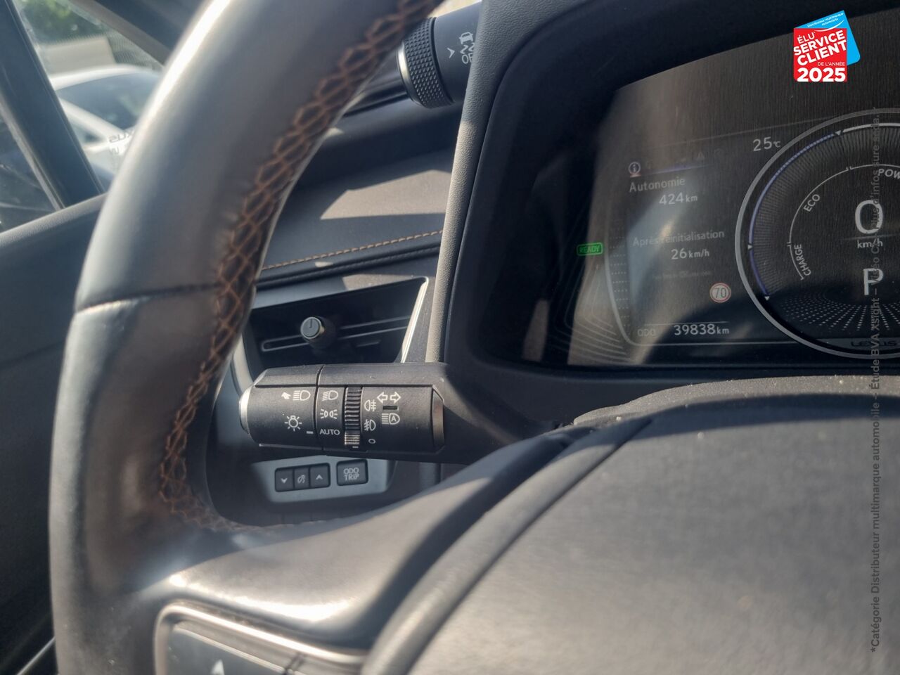 Véhicule d'occasion LEXUS UX 250H 4WD LUXE PLUS MY22 chez Toyota Thionville
