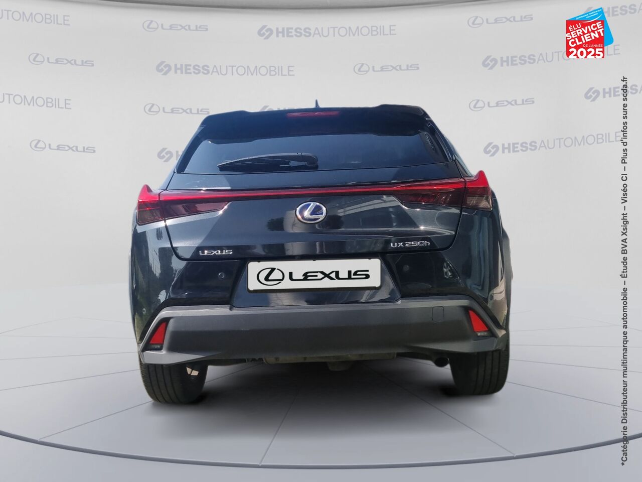 Véhicule d'occasion LEXUS UX 250H 4WD LUXE PLUS MY22 chez Toyota Thionville