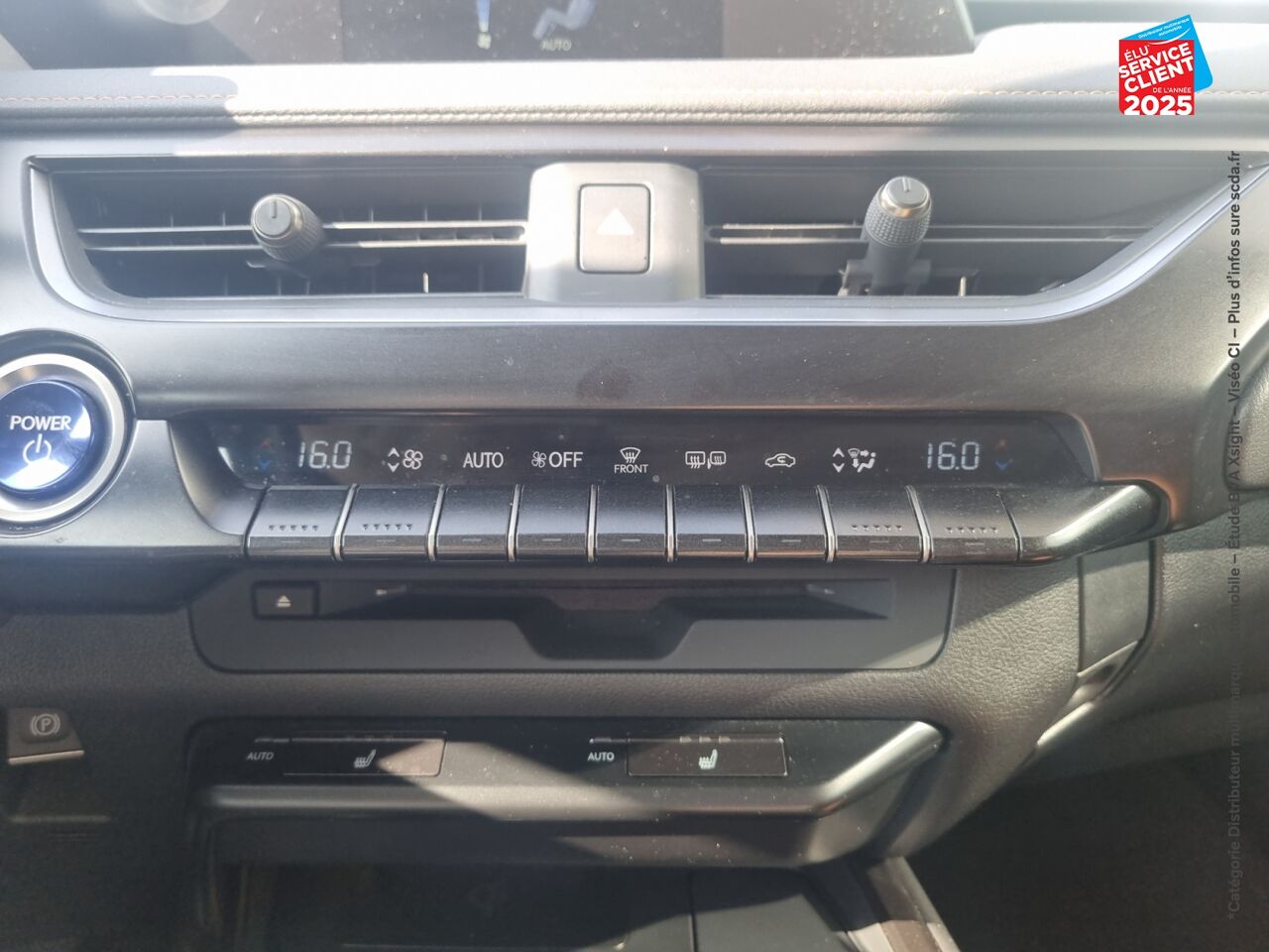 Véhicule d'occasion LEXUS UX 250H 4WD LUXE PLUS MY22 chez Toyota Thionville