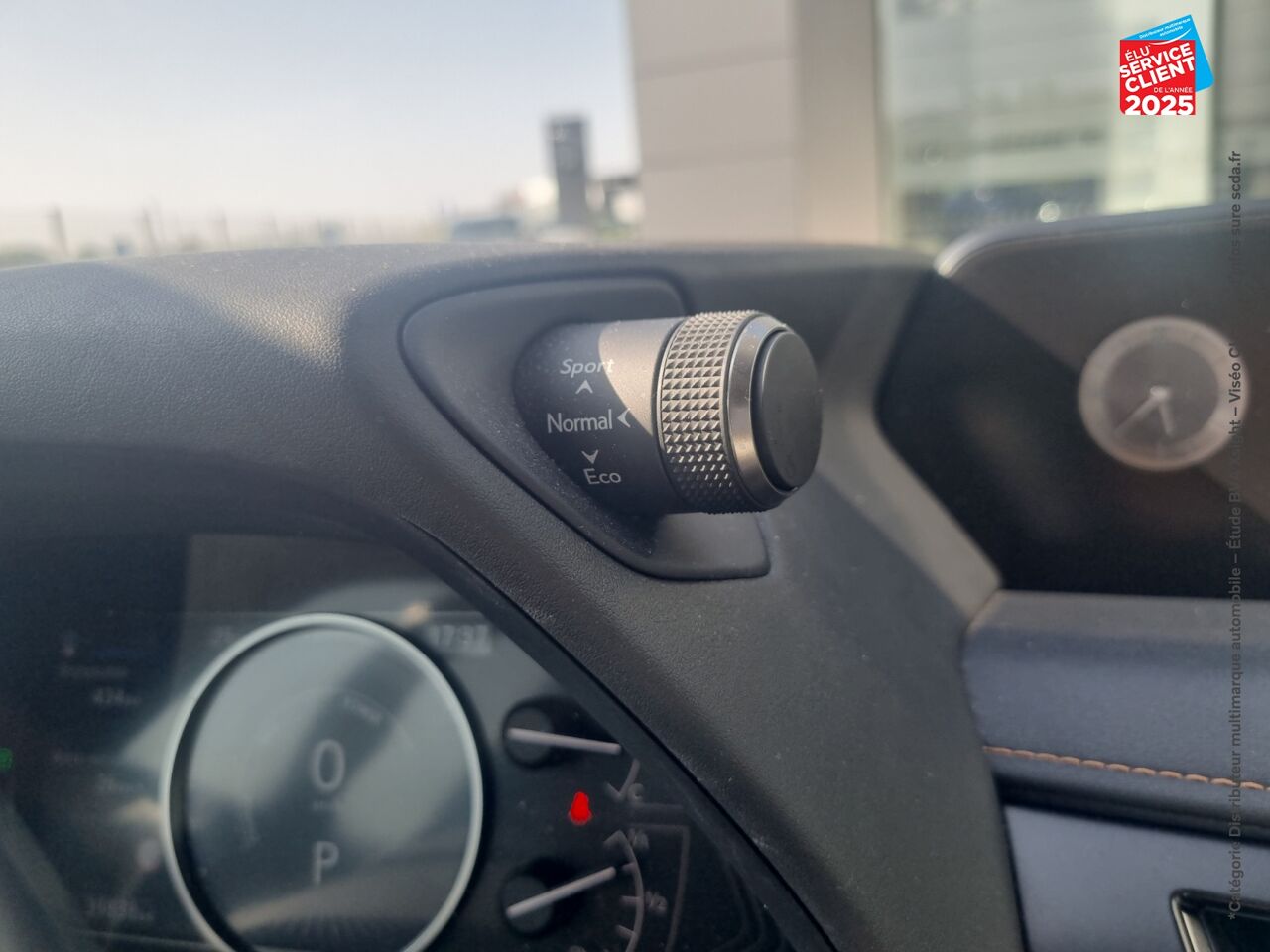 Véhicule d'occasion LEXUS UX 250H 4WD LUXE PLUS MY22 chez Toyota Thionville
