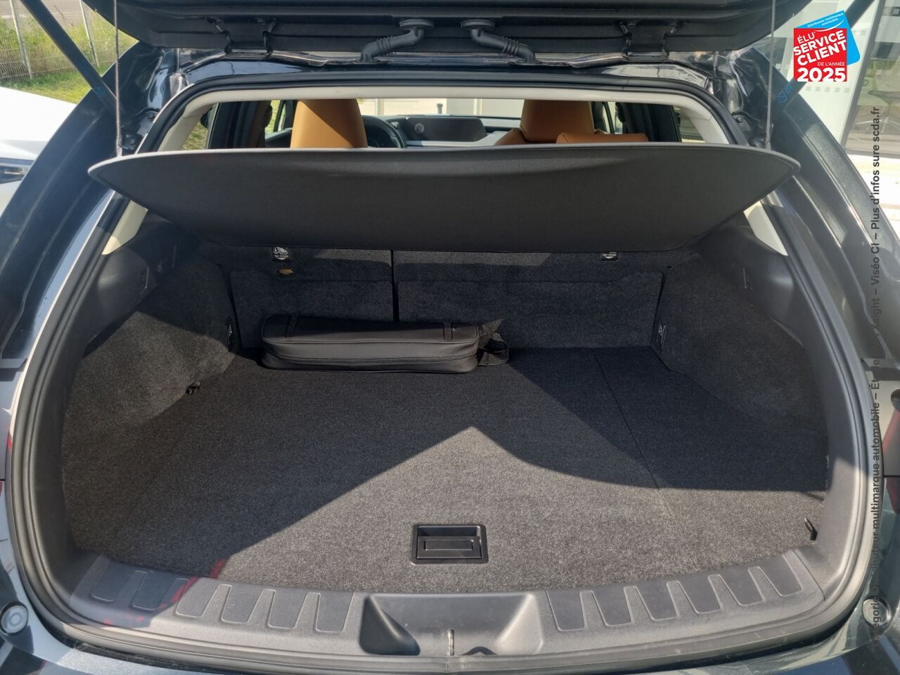 Véhicule d'occasion LEXUS UX 250H 4WD LUXE PLUS MY22 chez Toyota Thionville