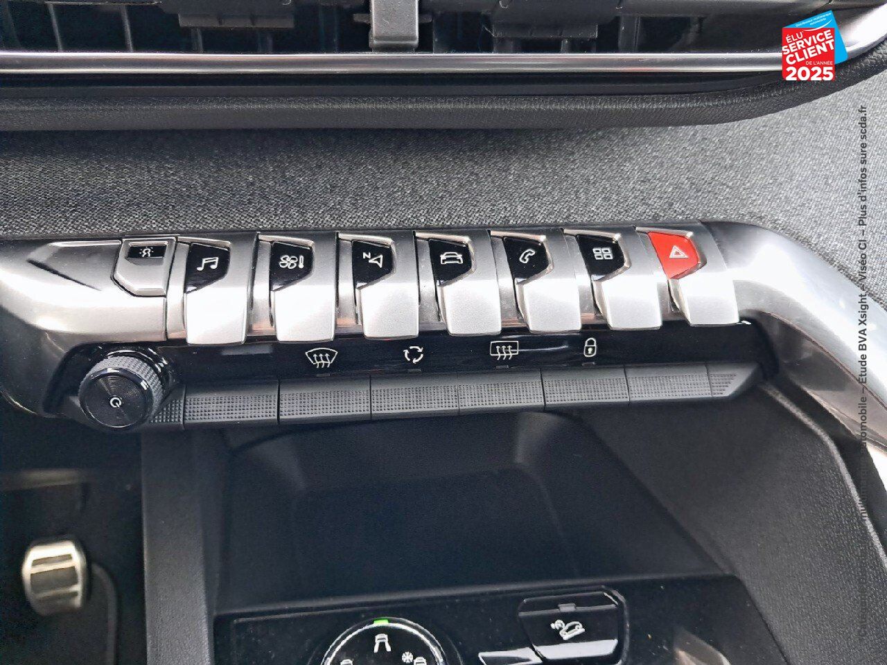 Véhicule d'occasion PEUGEOT 3008 1.2 PURETECH 130CH E6.C GT LINE SS chez Toyota Bar le Duc