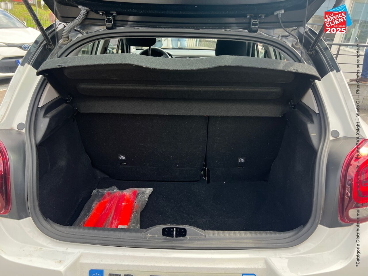Véhicule d'occasion CITROEN C3 PURETECH 82CH GRAPHIC S/S E6.D-TEMP CARPLAY chez Renault Saint-Louis
