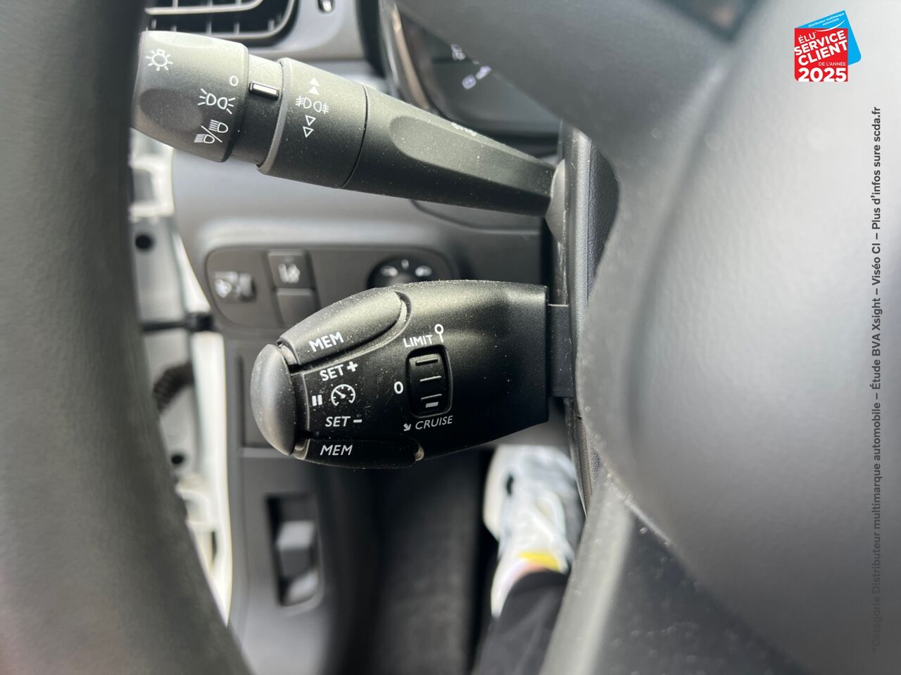 Véhicule d'occasion CITROEN C3 PURETECH 82CH GRAPHIC S/S E6.D-TEMP CARPLAY chez Renault Saint-Louis