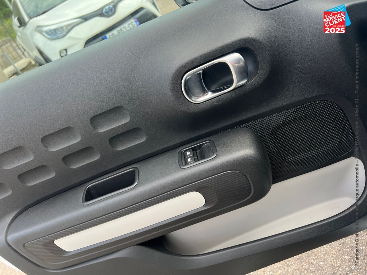 Véhicule d'occasion CITROEN C3 PURETECH 82CH GRAPHIC S/S E6.D-TEMP CARPLAY chez Renault Saint-Louis