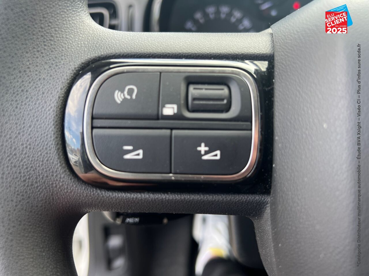 Véhicule d'occasion CITROEN C3 PURETECH 82CH GRAPHIC S/S E6.D-TEMP CARPLAY chez Renault Saint-Louis