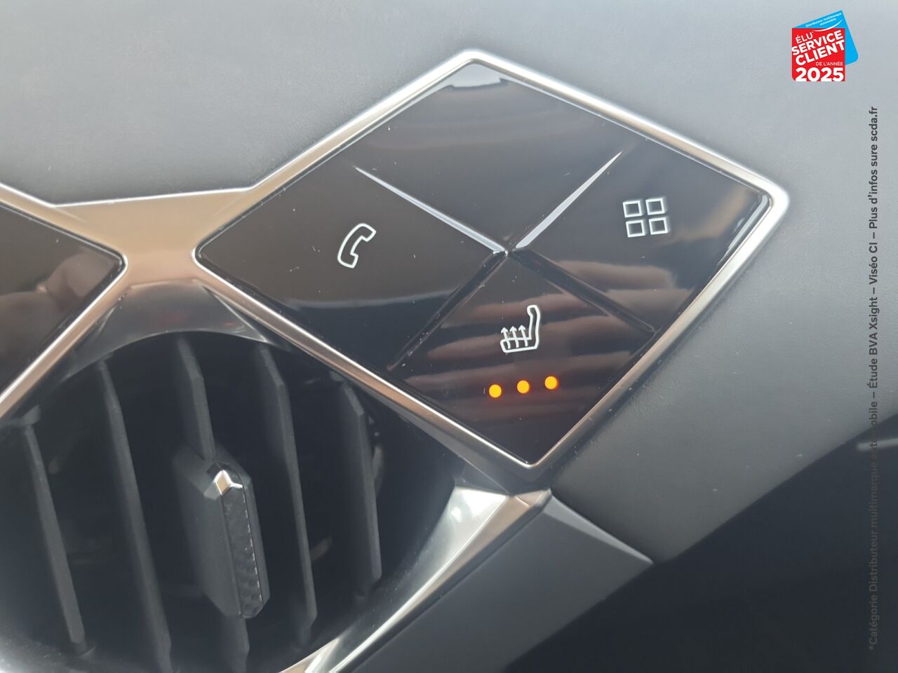 Véhicule d'occasion DS DS 3 CROSSBACK E-TENSE PERFORMANCE LINE SIEGE CHAUF GPS CAMERA chez Toyota Thionville