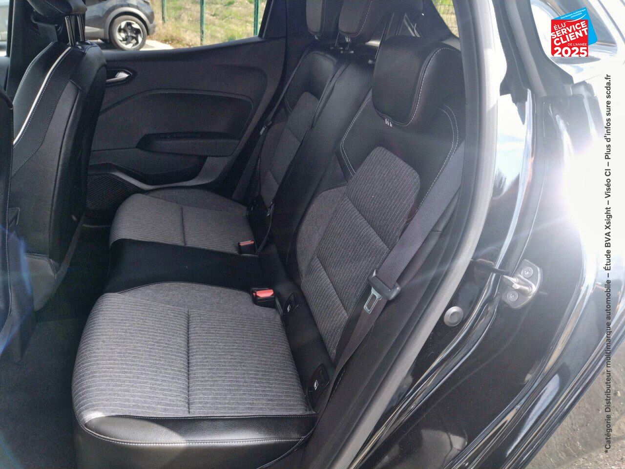 Véhicule d'occasion RENAULT CLIO 1.6 E-TECH 145CH FULL HYBRID TECHNO chez Opel Bar le Duc