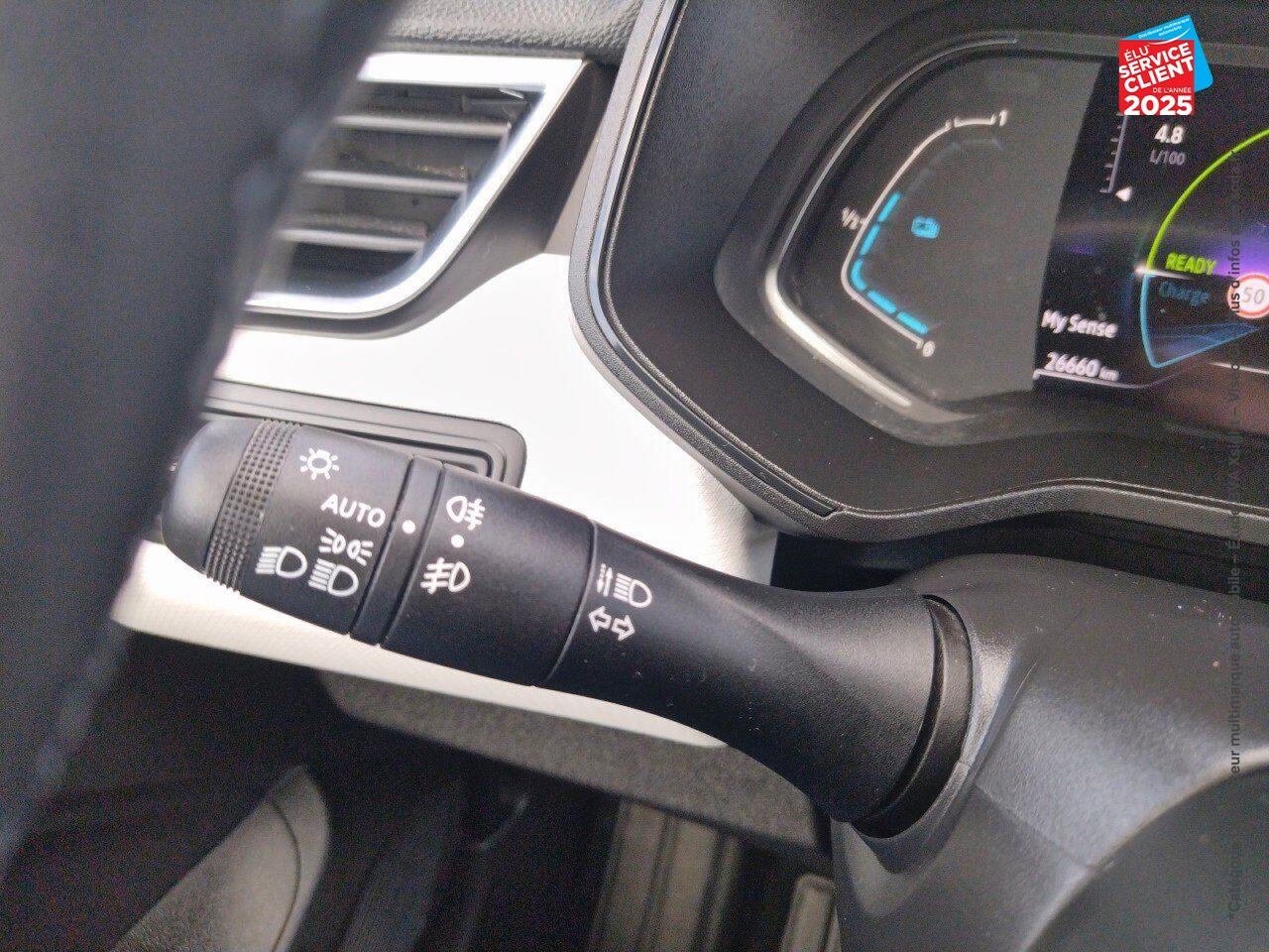 Véhicule d'occasion RENAULT CLIO 1.6 E-TECH 145CH FULL HYBRID TECHNO chez Opel Bar le Duc