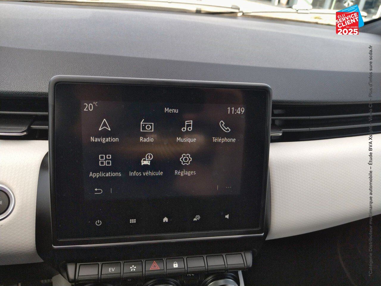 Véhicule d'occasion RENAULT CLIO 1.6 E-TECH 145CH FULL HYBRID TECHNO chez Opel Bar le Duc