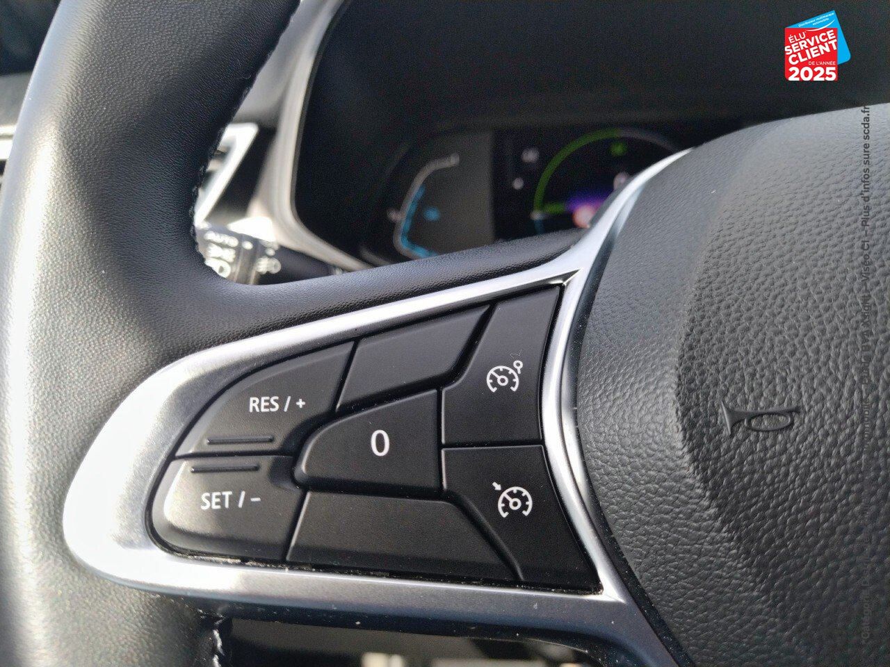 Véhicule d'occasion RENAULT CLIO 1.6 E-TECH 145CH FULL HYBRID TECHNO chez Opel Bar le Duc