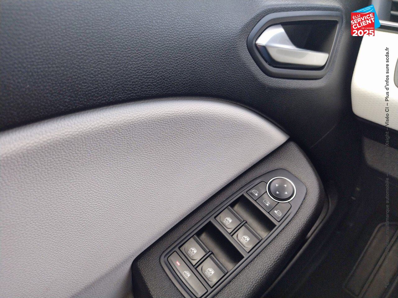 Véhicule d'occasion RENAULT CLIO 1.6 E-TECH 145CH FULL HYBRID TECHNO chez Opel Bar le Duc