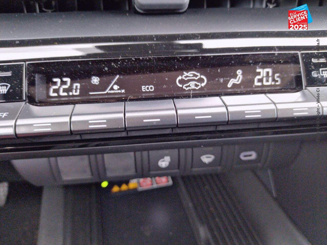 Véhicule d'occasion TOYOTA C-HR 2.0 HYBRIDE RECHARGEABLE 225CH COLLECTION NG23 chez Nissan Haguenau