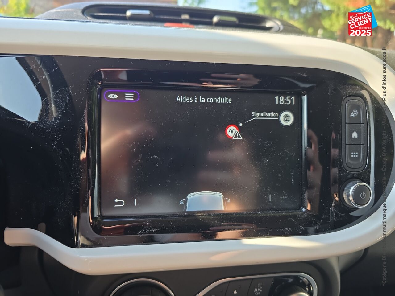 Véhicule d'occasion RENAULT TWINGO E-TECH ELECTRIC TECHNO R80 ACHAT INTEGRAL CAMERA GPS chez Toyota Thionville