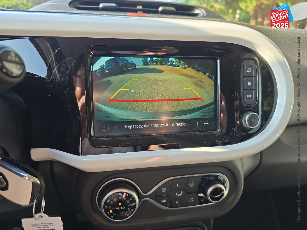 Véhicule d'occasion RENAULT TWINGO E-TECH ELECTRIC TECHNO R80 ACHAT INTEGRAL CAMERA GPS chez Toyota Thionville
