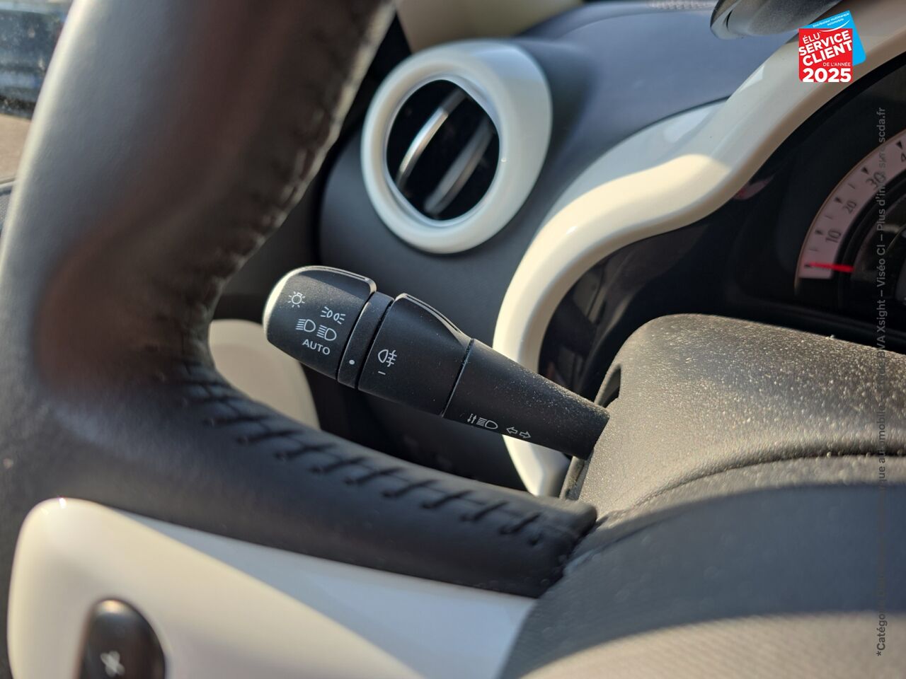 Véhicule d'occasion RENAULT TWINGO E-TECH ELECTRIC TECHNO R80 ACHAT INTEGRAL CAMERA GPS chez Toyota Thionville
