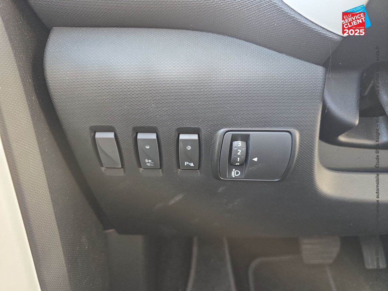Véhicule d'occasion RENAULT TWINGO E-TECH ELECTRIC TECHNO R80 ACHAT INTEGRAL CAMERA GPS chez Toyota Thionville