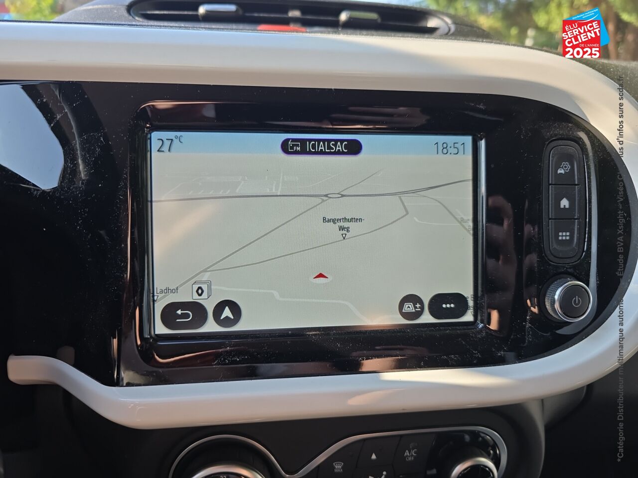 Véhicule d'occasion RENAULT TWINGO E-TECH ELECTRIC TECHNO R80 ACHAT INTEGRAL CAMERA GPS chez Toyota Thionville
