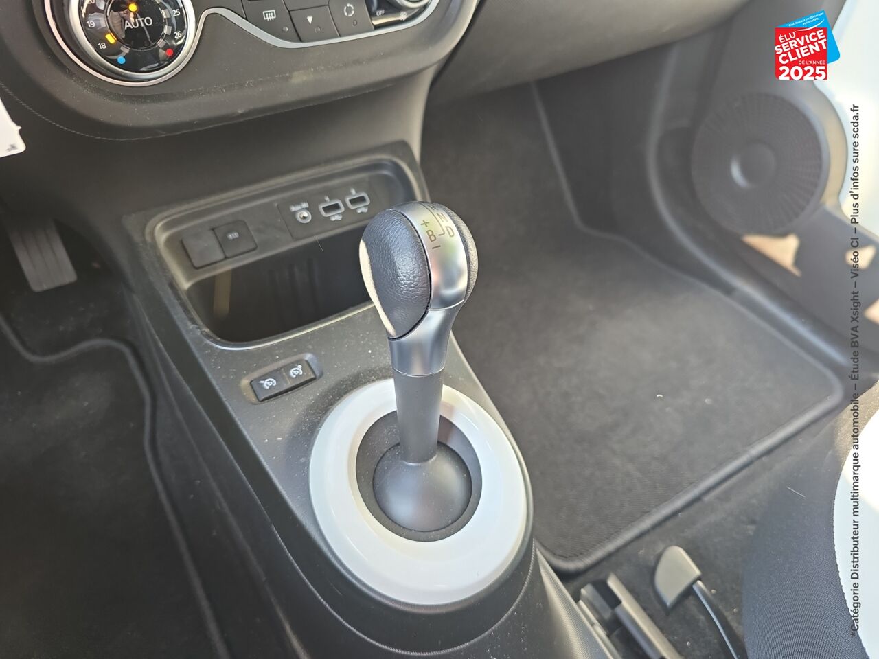 Véhicule d'occasion RENAULT TWINGO E-TECH ELECTRIC TECHNO R80 ACHAT INTEGRAL CAMERA GPS chez Toyota Thionville