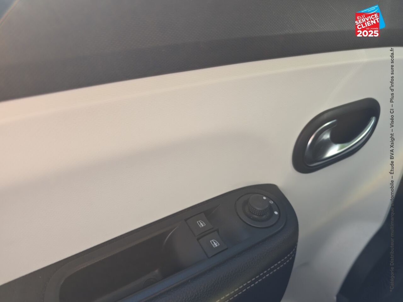 Véhicule d'occasion RENAULT TWINGO E-TECH ELECTRIC TECHNO R80 ACHAT INTEGRAL CAMERA GPS chez Toyota Thionville