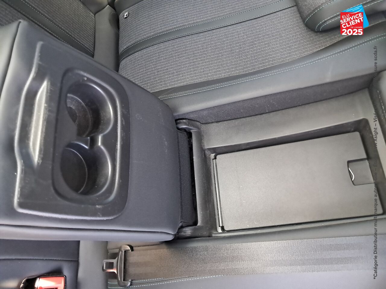Véhicule d'occasion PEUGEOT 3008 1.2 PURETECH 130CH S/S ALLURE GPS CAMERA chez Toyota Besançon