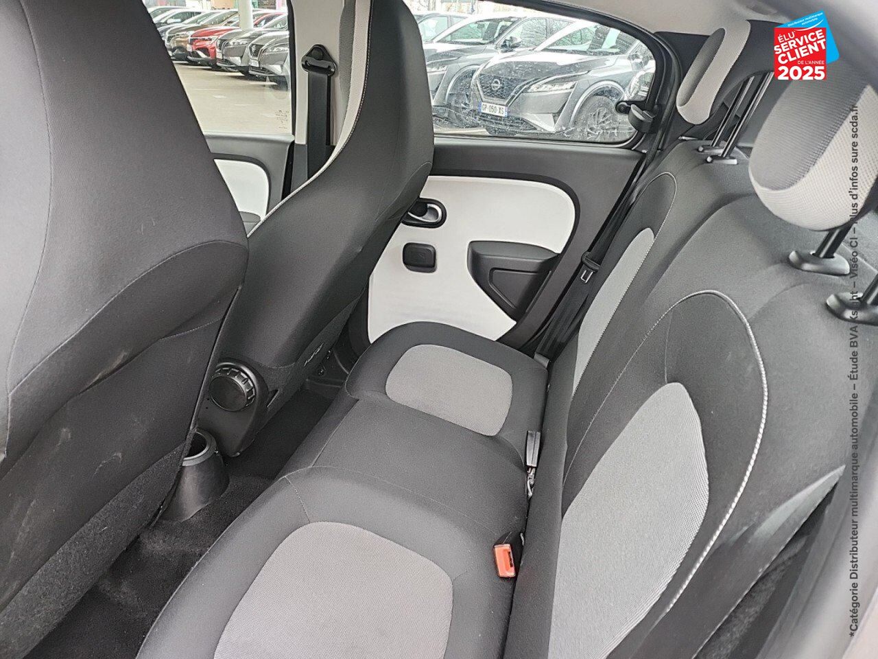 Véhicule d'occasion RENAULT TWINGO E-TECH ELECTRIC EQUILIBRE R80 ACHAT INTEGRAL chez Nissan Strasbourg