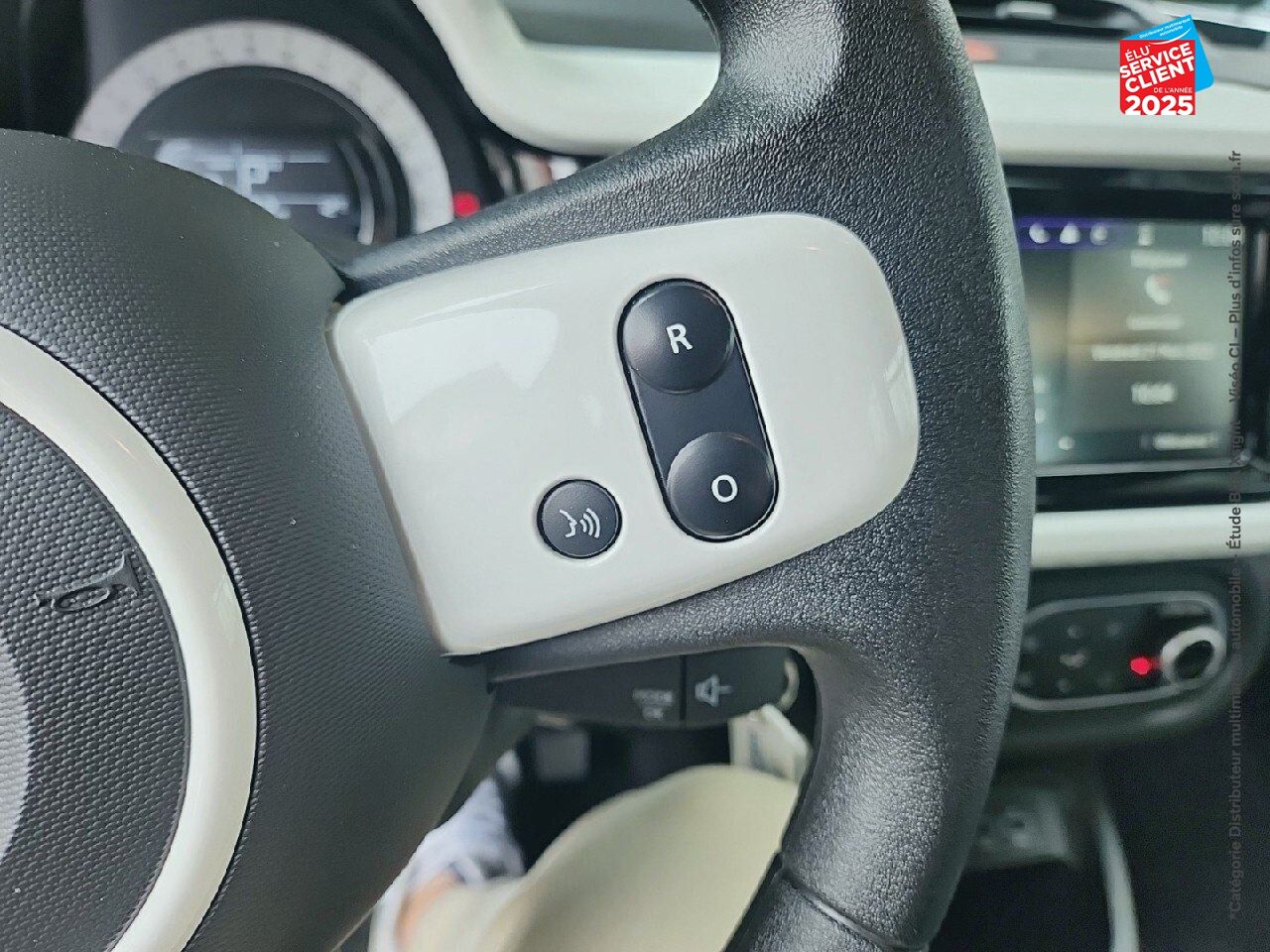 Véhicule d'occasion RENAULT TWINGO E-TECH ELECTRIC EQUILIBRE R80 ACHAT INTEGRAL chez Nissan Strasbourg