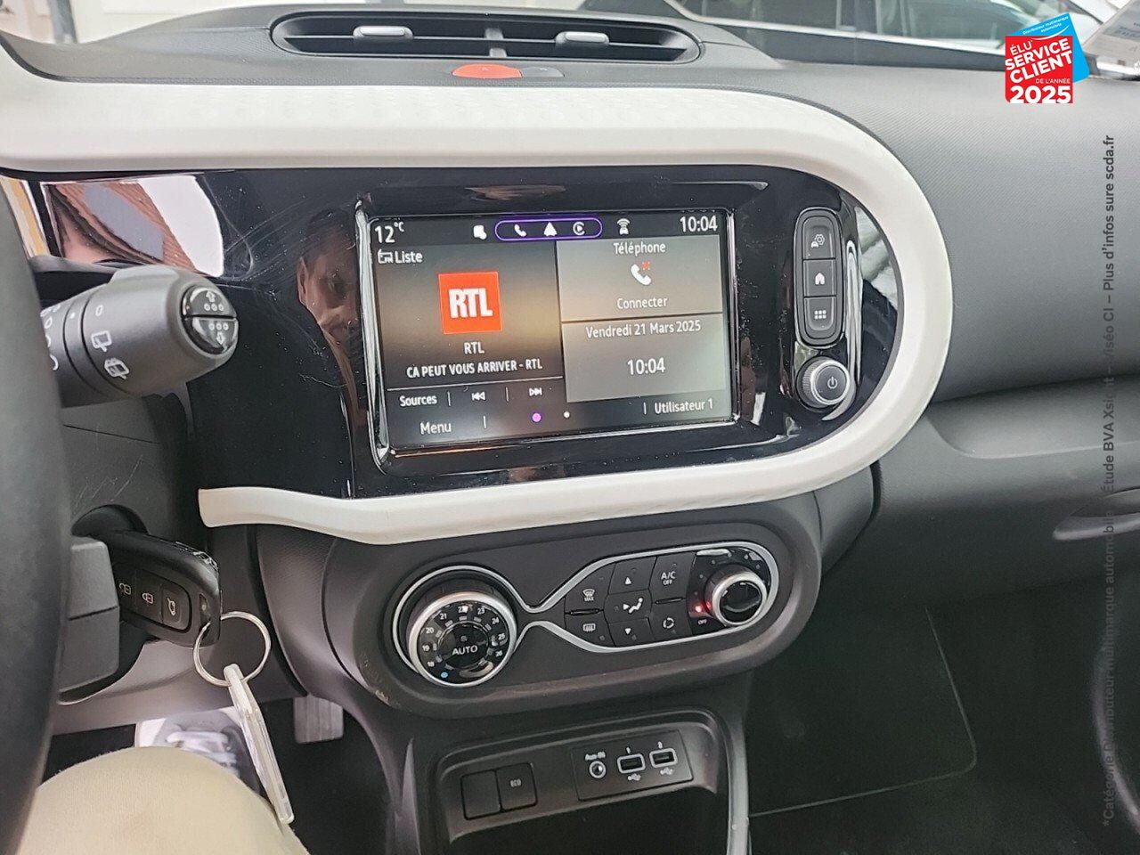 Véhicule d'occasion RENAULT TWINGO E-TECH ELECTRIC EQUILIBRE R80 ACHAT INTEGRAL chez Nissan Strasbourg