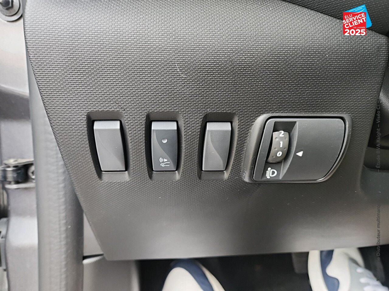 Véhicule d'occasion RENAULT TWINGO E-TECH ELECTRIC EQUILIBRE R80 ACHAT INTEGRAL chez Nissan Strasbourg