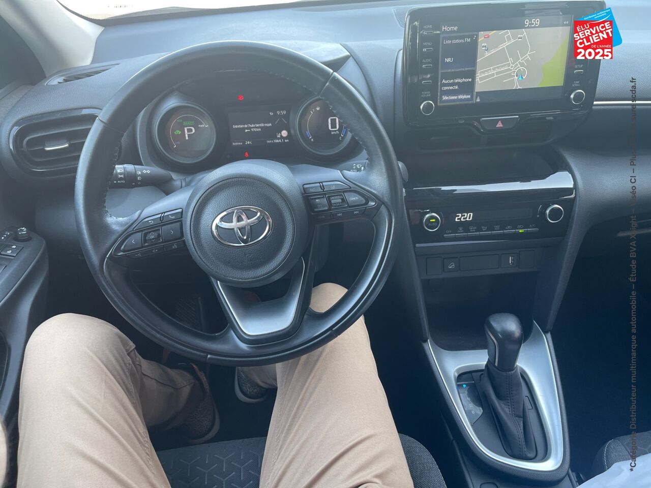 Véhicule d'occasion TOYOTA YARIS CROSS 116H DYNAMIC BUSINESS AWD-I + PROGRAMME BEYOND ZERO ACADEMY MY21 chez Toyota Bar le Duc
