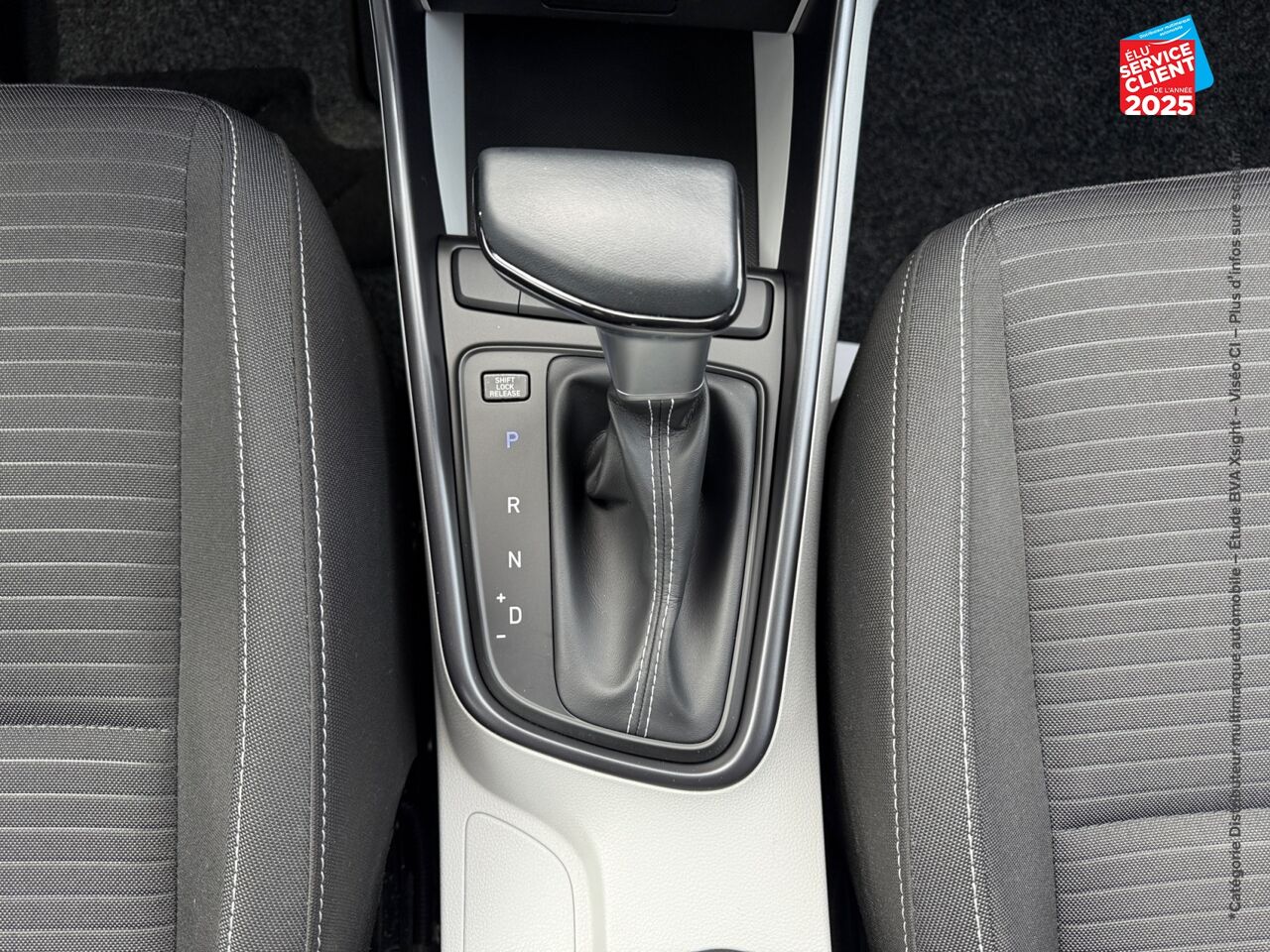 Véhicule d'occasion HYUNDAI I20 1.0 T-GDI 100CH HYBRID CREATIVE DCT-7 CAMERA chez Renault Colmar