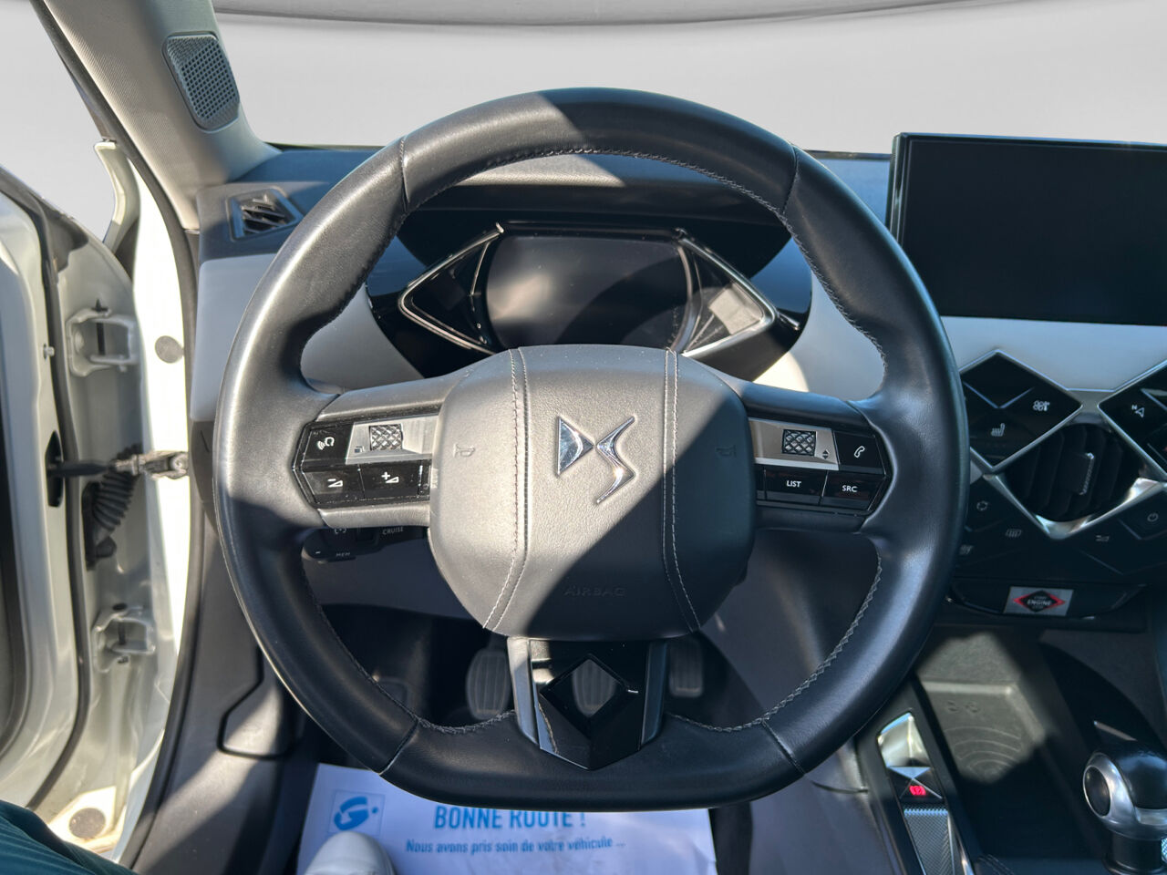 Véhicule d'occasion DS DS 3 CROSSBACK BLUEHDI 100CH GRAND CHIC chez BMW Pontarlier