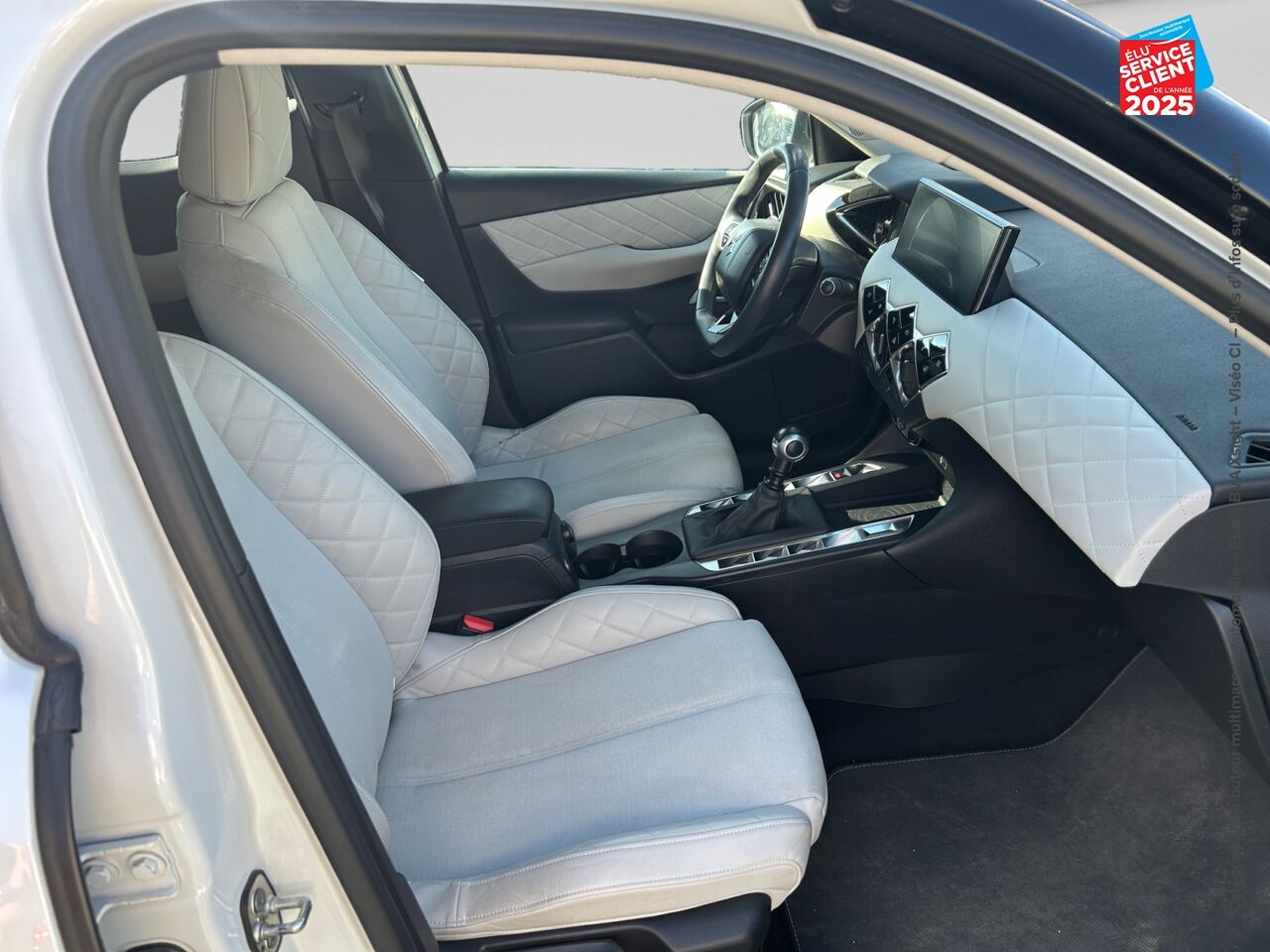 Véhicule d'occasion DS DS 3 CROSSBACK BLUEHDI 100CH GRAND CHIC chez BMW Pontarlier