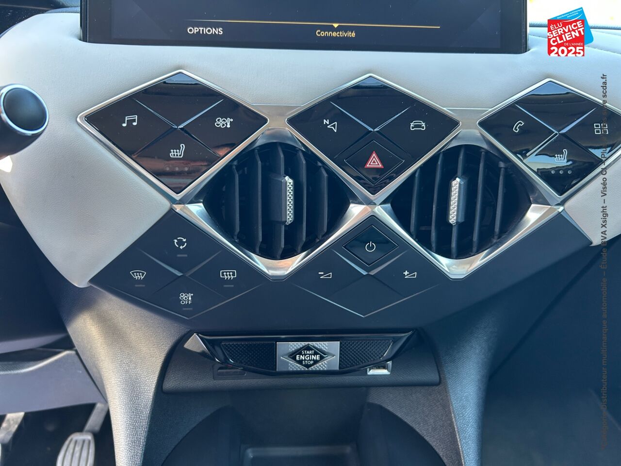 Véhicule d'occasion DS DS 3 CROSSBACK BLUEHDI 100CH GRAND CHIC chez BMW Pontarlier