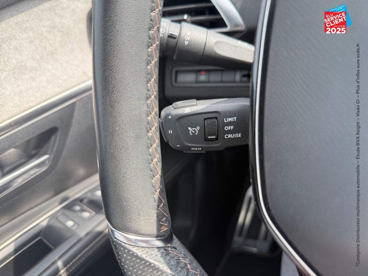 Véhicule d'occasion PEUGEOT 5008 1.2 PURETECH 130CH SS GT chez Hyundai Chalons
