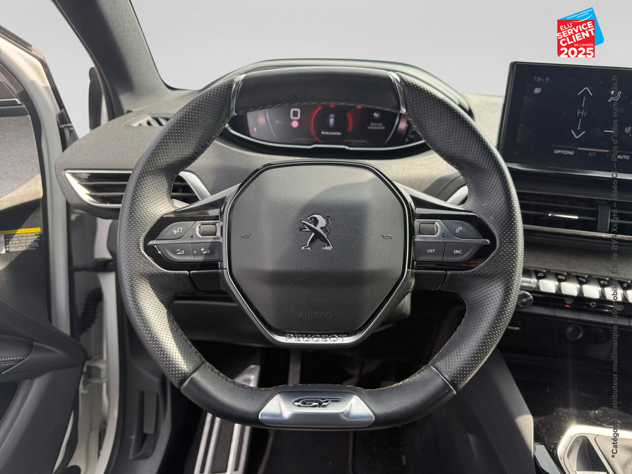 Véhicule d'occasion PEUGEOT 5008 1.2 PURETECH 130CH SS GT chez Hyundai Chalons
