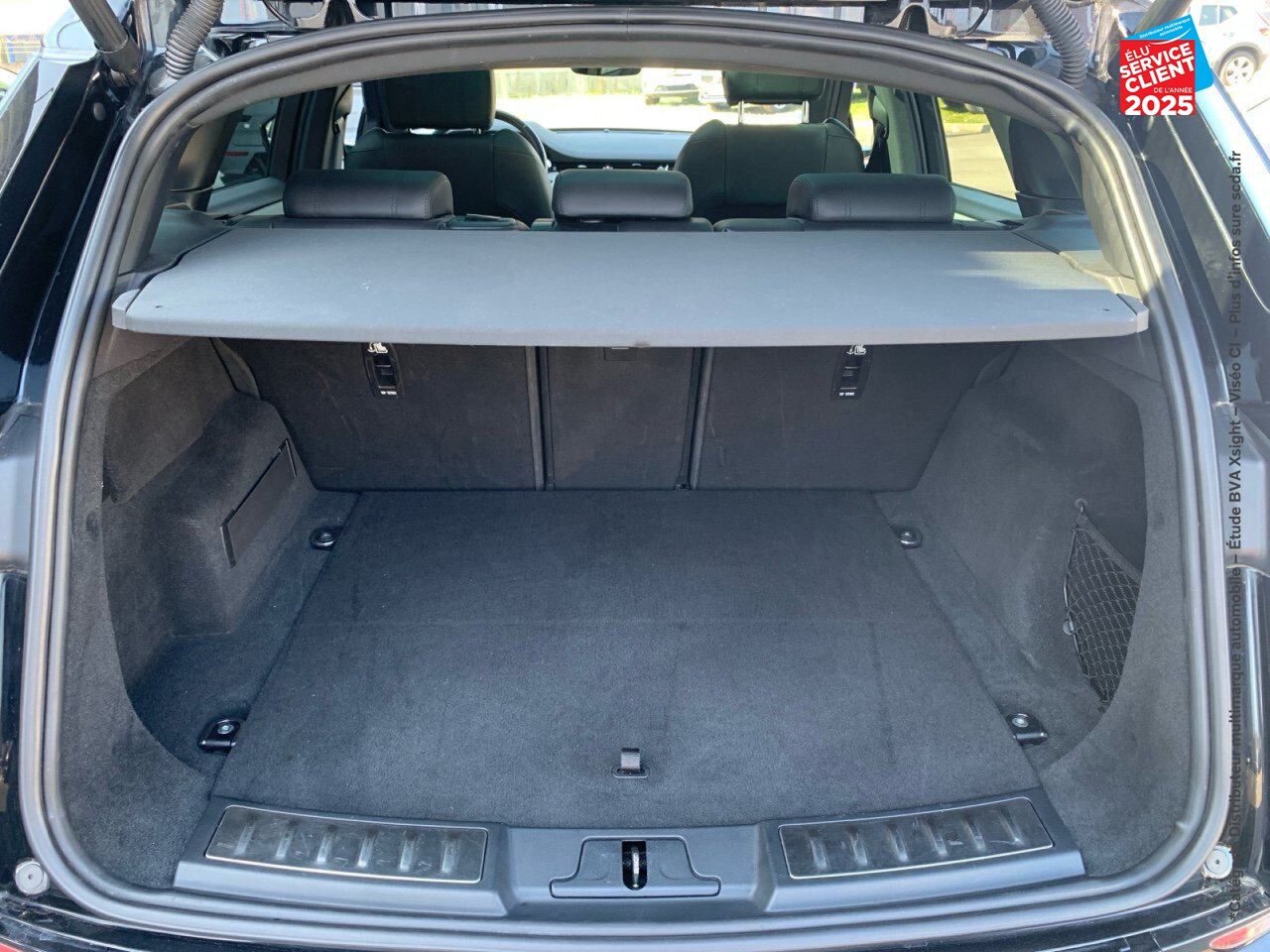 Véhicule d'occasion LAND-ROVER RANGE ROVER EVOQUE 2.0 D 180CH R-DYNAMIC S AWD BVA TPANO SIEGES CUIR GPS CAMERA CARPLAY chez Renault Saint-Louis