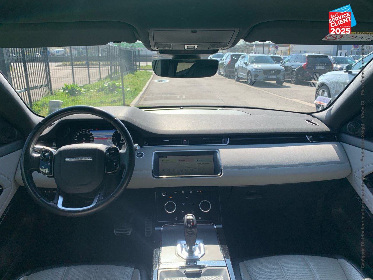 Véhicule d'occasion LAND-ROVER RANGE ROVER EVOQUE 2.0 D 180CH R-DYNAMIC S AWD BVA TPANO SIEGES CUIR GPS CAMERA CARPLAY chez Renault Saint-Louis