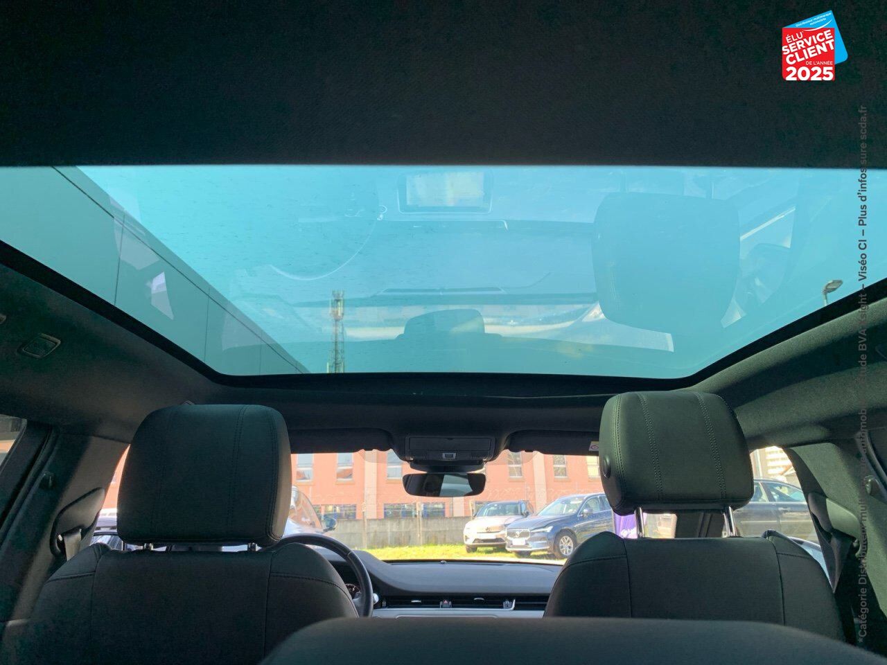 Véhicule d'occasion LAND-ROVER RANGE ROVER EVOQUE 2.0 D 180CH R-DYNAMIC S AWD BVA TPANO SIEGES CUIR GPS CAMERA CARPLAY chez Renault Saint-Louis