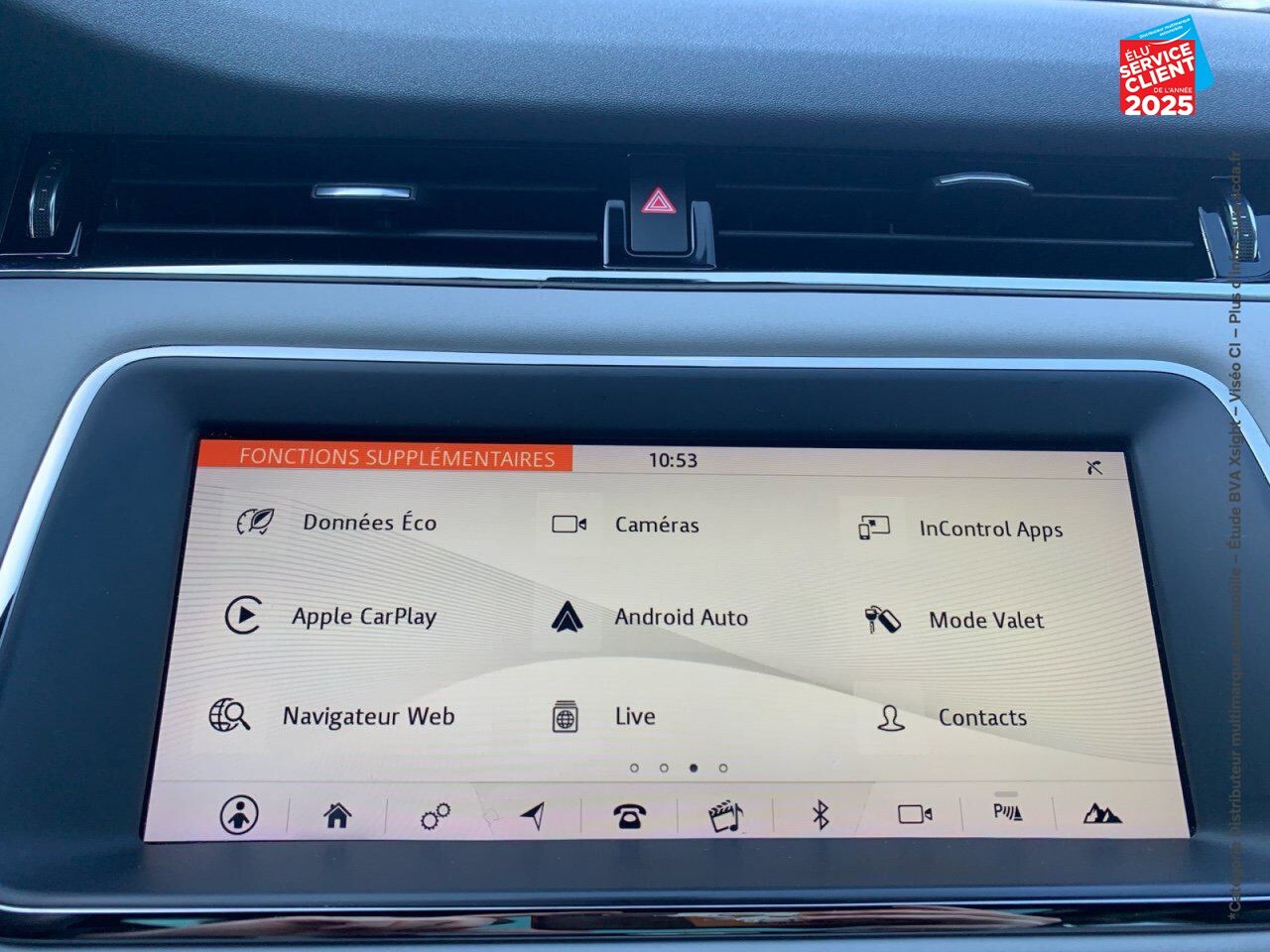 Véhicule d'occasion LAND-ROVER RANGE ROVER EVOQUE 2.0 D 180CH R-DYNAMIC S AWD BVA TPANO SIEGES CUIR GPS CAMERA CARPLAY chez Renault Saint-Louis