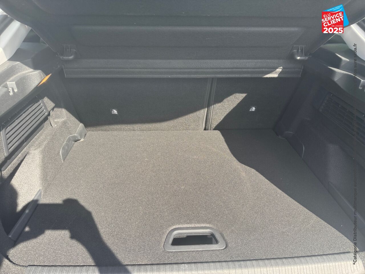 Véhicule d'occasion CITROEN C4 BLUEHDI 110CH S/S FEEL PACK BUSINESS chez Renault Saint-Louis