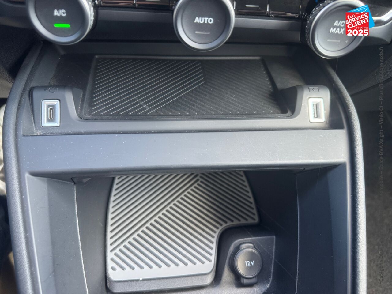 Véhicule d'occasion CITROEN C4 BLUEHDI 110CH S/S FEEL PACK BUSINESS chez Renault Saint-Louis
