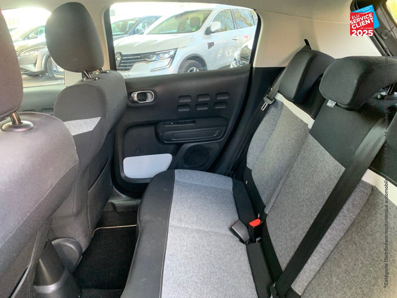 Véhicule d'occasion CITROEN C3 PURETECH 82CH ORIGINS S/S E6.D chez Toyota Verdun