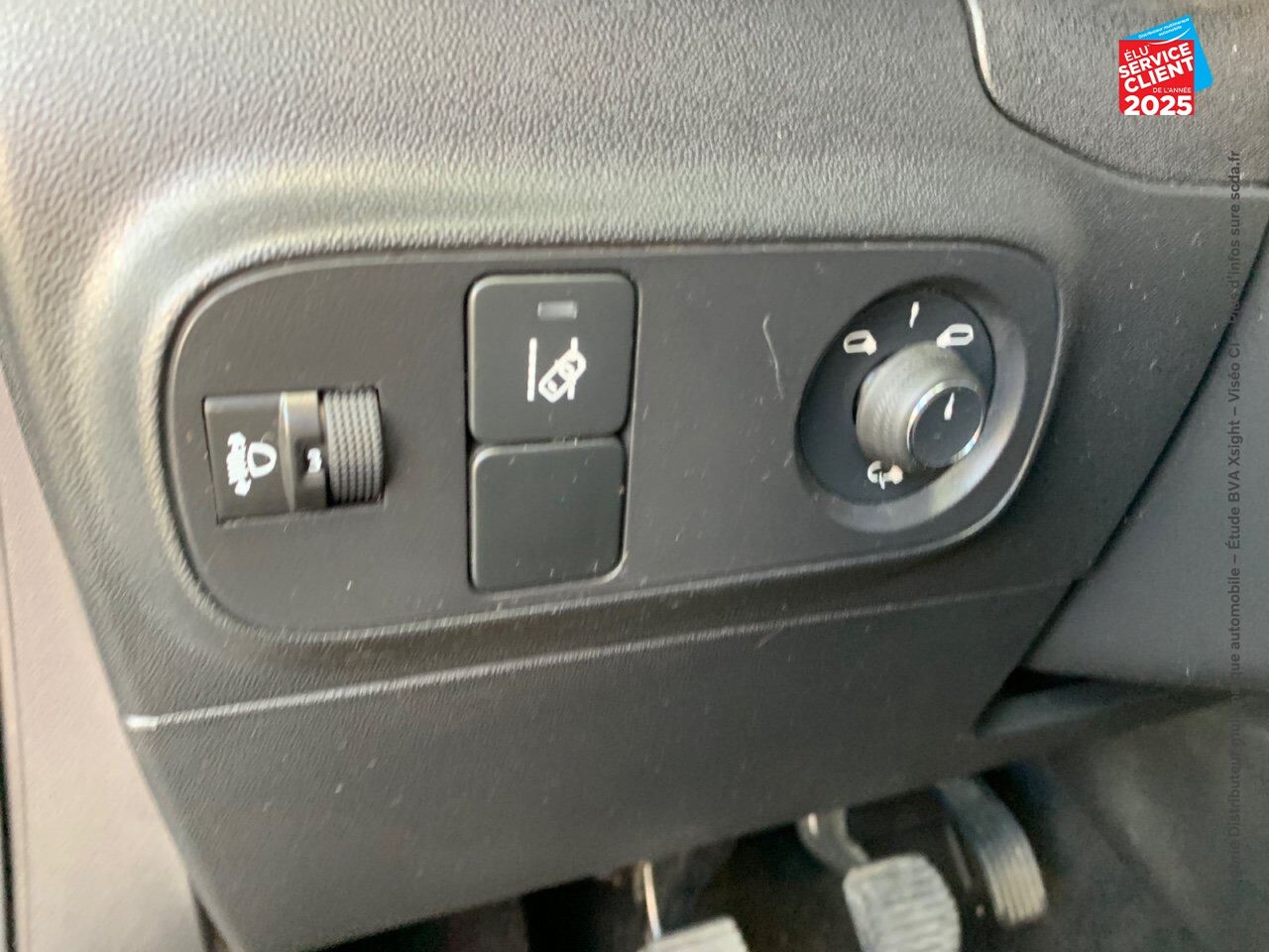Véhicule d'occasion CITROEN C3 PURETECH 82CH ORIGINS S/S E6.D chez Toyota Verdun