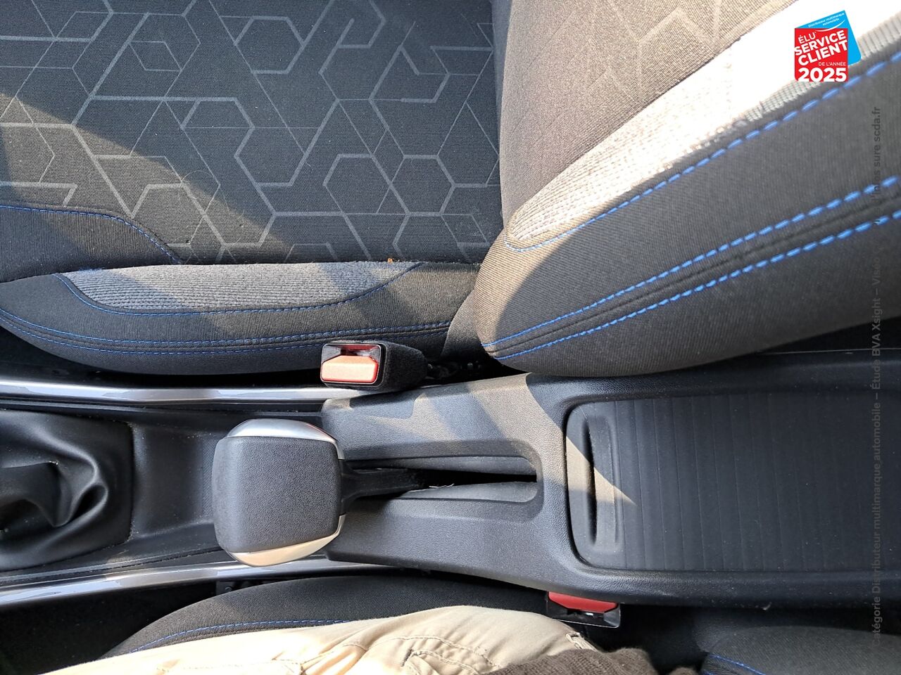 Véhicule d'occasion PEUGEOT 2008 1.2 PURETECH 82CH STYLE chez Renault Saint-Louis