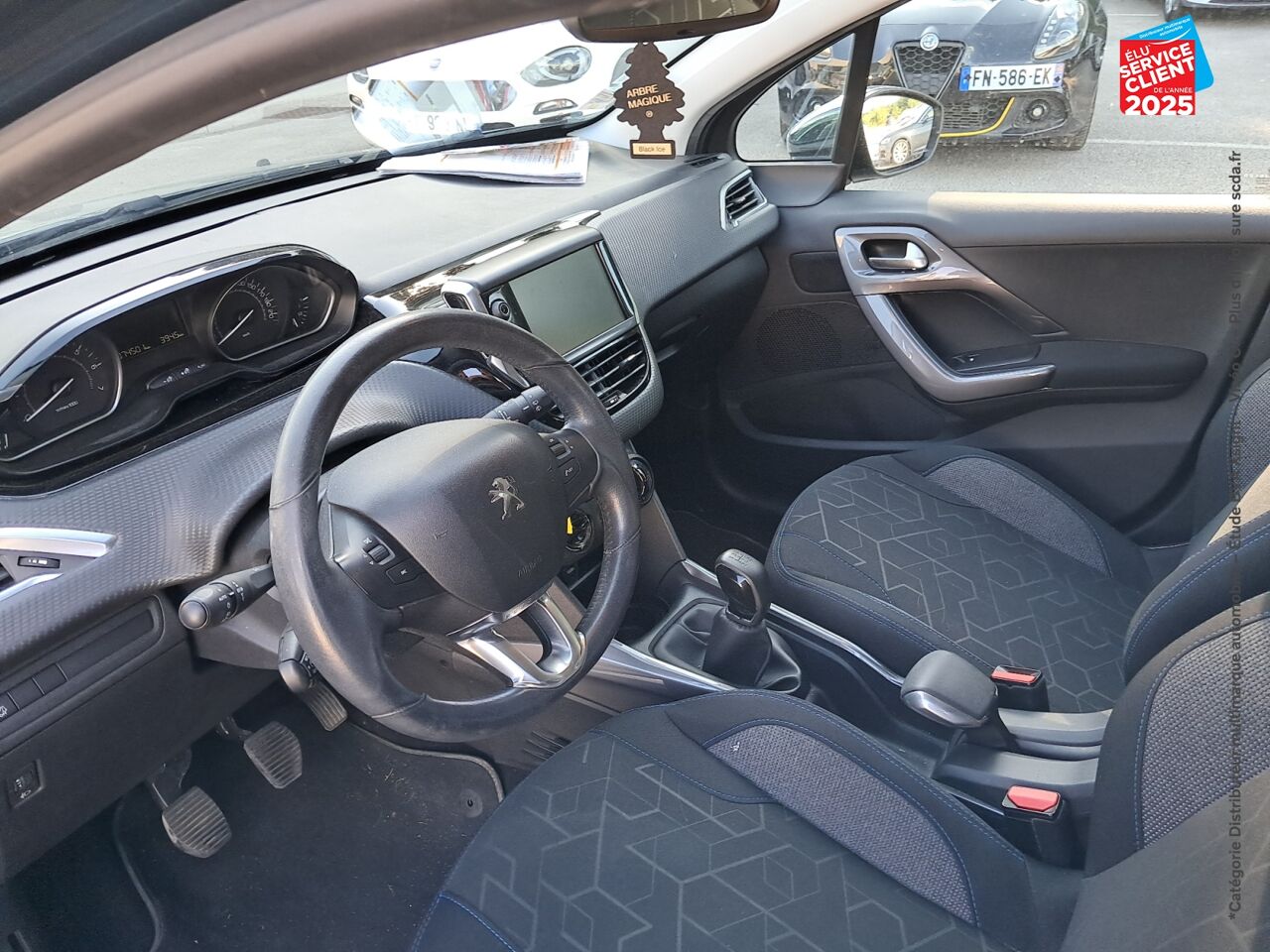 Véhicule d'occasion PEUGEOT 2008 1.2 PURETECH 82CH STYLE chez Renault Saint-Louis