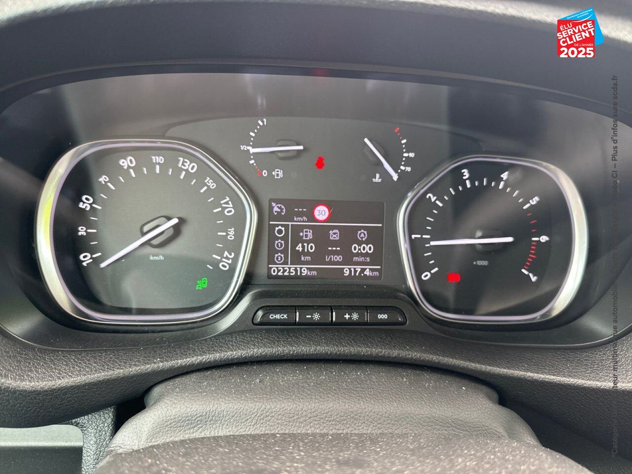 Véhicule d'occasion PEUGEOT EXPERT FG M 2.0 BLUEHDI 180CH SS PACK ASPHALT EAT8 GPS CAMERA chez Renault Saint-Louis